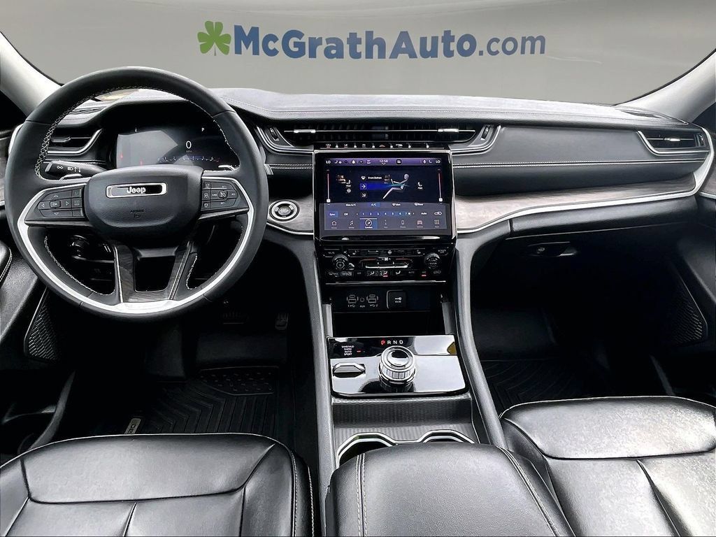 Used 2023 Jeep Grand Cherokee Limited AWD/4WD image 9