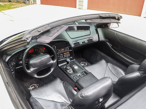 Used 1996 Chevrolet Corvette Convertible RWD image 66