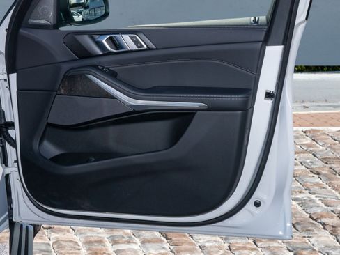 Used 2026 BMW X5 sDrive40i image 13