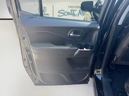 Certified 2025 Honda Ridgeline RTL image 25
