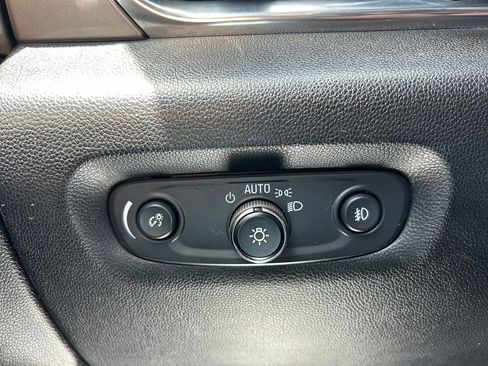Used 2020 Chevrolet Traverse LT w/ LT Premium Package FWD image 54