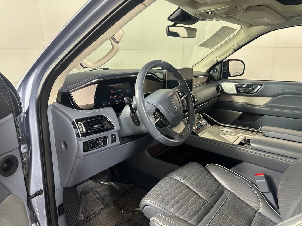Used 2023 Lincoln Navigator Black Label AWD/4WD image 18
