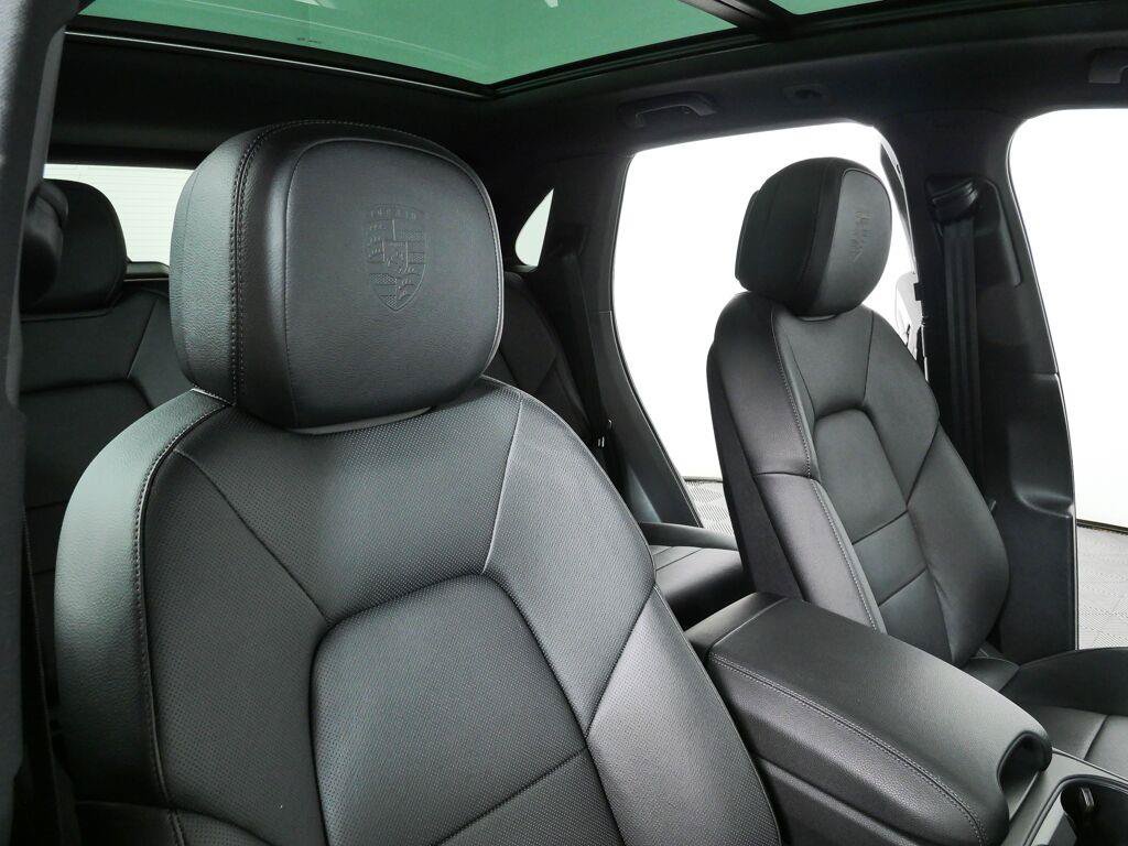 Certified 2026 Porsche Cayenne S AWD/4WD image 24