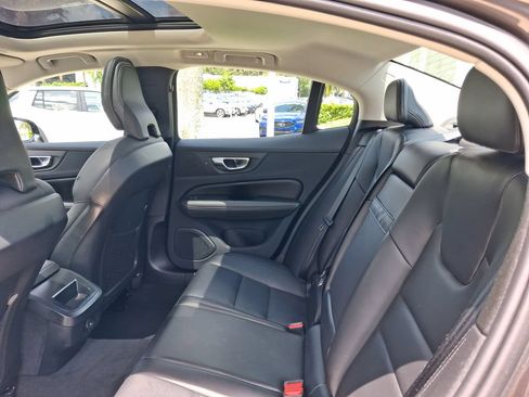 Used 2023 Volvo S60 B5 Core FWD image 8