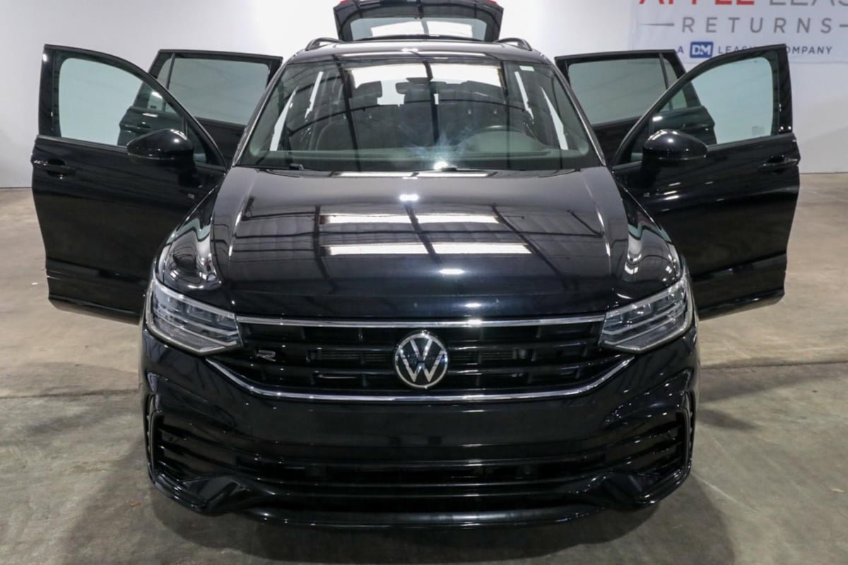 Used 2023 Volkswagen Tiguan SE R-Line FWD image 27