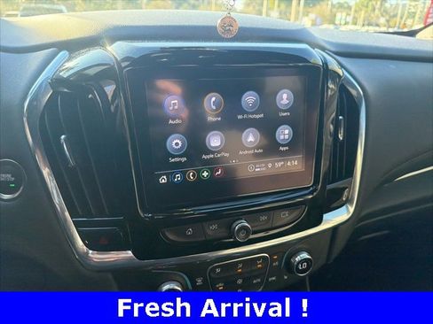 Used 2023 Chevrolet Traverse LT image 6