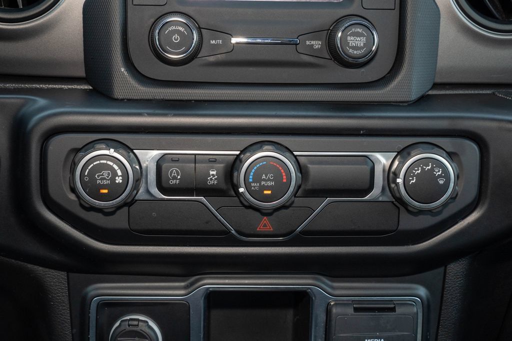 Used 2021 Jeep Wrangler Unlimited Sport AWD/4WD image 19