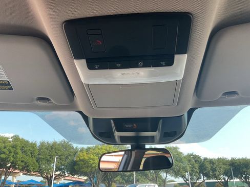 Used 2025 Nissan Rogue SV FWD image 18