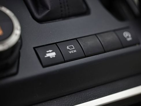 Used 2025 Toyota Tacoma Limited image 42