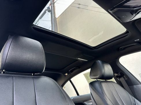 Used 2019 BMW 740i w/ M Sport Package image 18