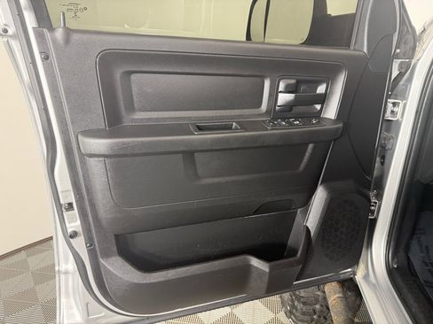 Used 2017 RAM 2500 Tradesman w/ Chrome Appearance Group image 10