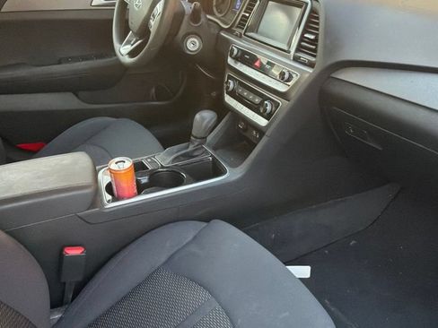 Used 2018 Hyundai Sonata SE FWD image 9