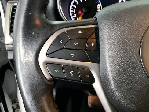 Used 2020 Jeep Grand Cherokee Altitude image 23