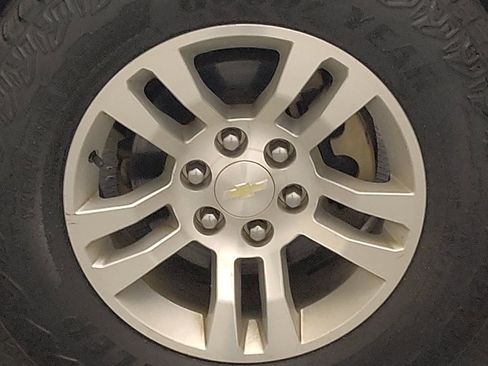 Used 2016 Chevrolet Suburban LS image 31