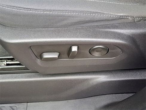 Used 2024 Chevrolet Silverado 1500 Custom image 21