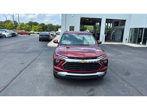 Used 2025 Chevrolet TrailBlazer LT AWD/4WD image 34