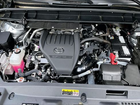 Used 2023 Toyota Highlander XLE FWD image 32
