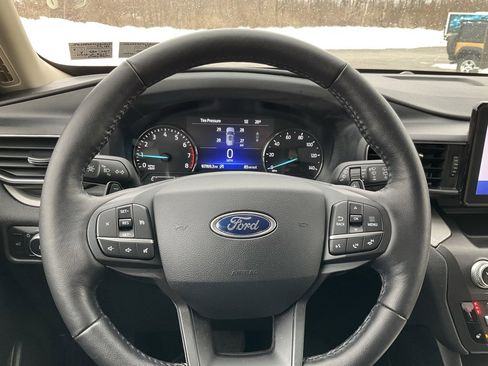 Used 2020 Ford Explorer XLT w/ Equipment Group 202A image 7