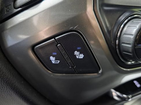 Used 2018 Chevrolet Silverado 1500 LT w/ All Star Edition AWD/4WD image 13