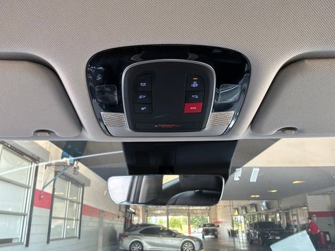 Used 2025 Hyundai Palisade SEL FWD image 17