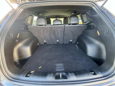 Used 2024 Jeep Compass Latitude image 12