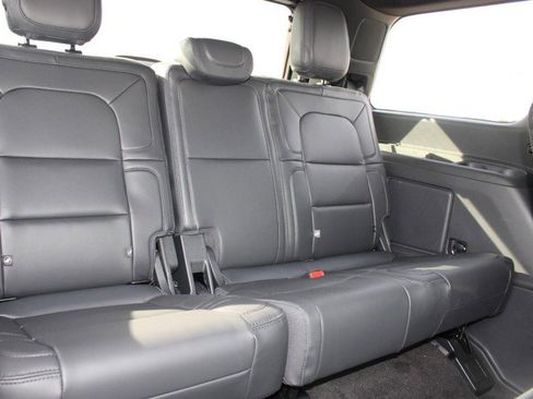 Certified 2023 Lincoln Navigator Reserve image 11