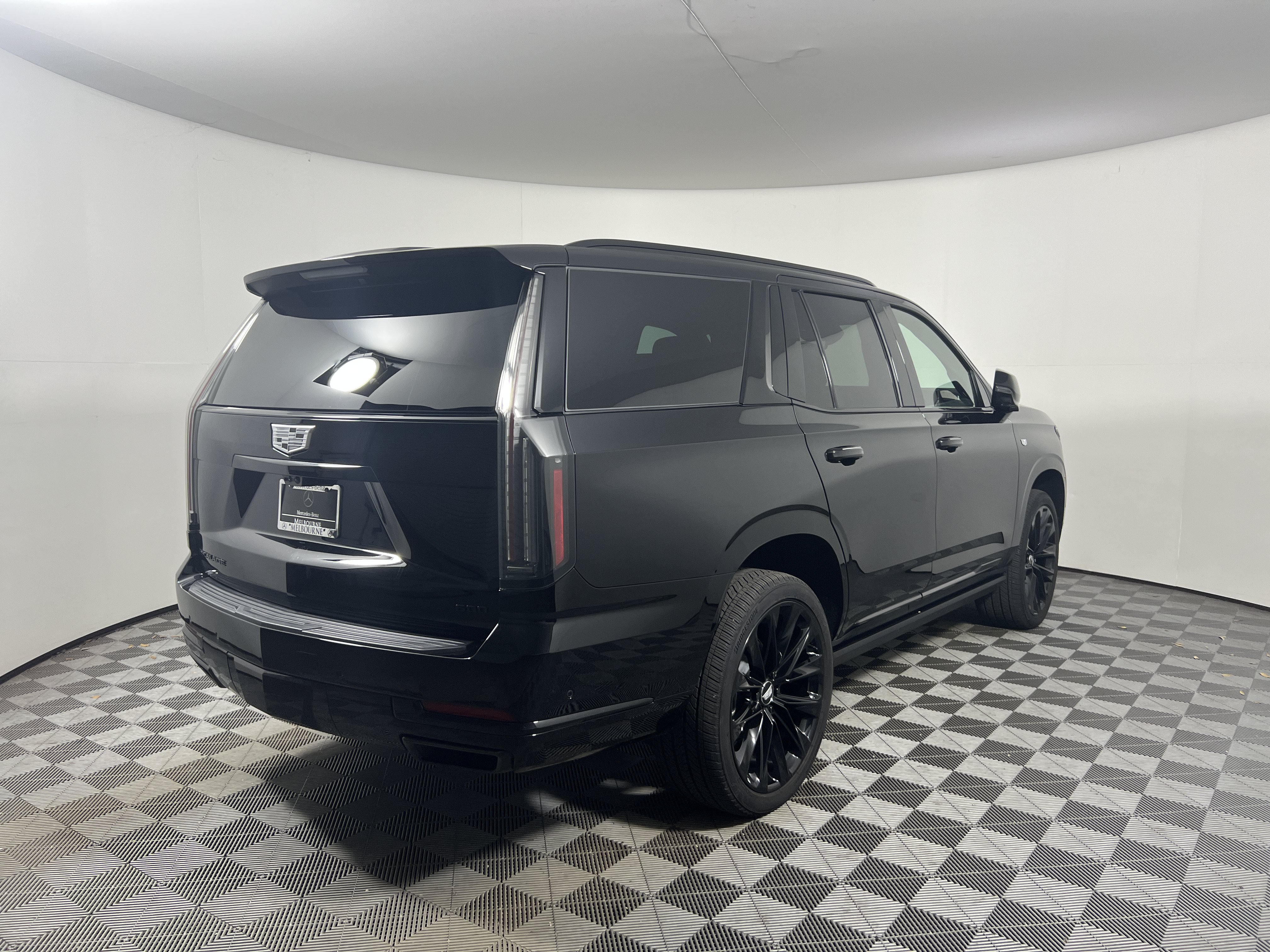 Used 2026 Cadillac Escalade Platinum Sport w/ LPO, ONYX Package AWD/4WD image 5