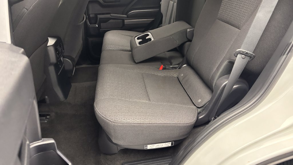 Used 2025 Toyota 4Runner SR5 AWD/4WD image 30