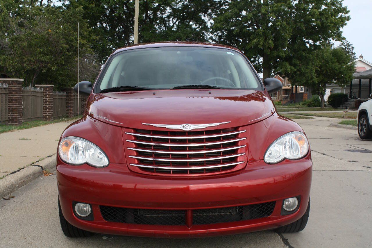Used 2010 Chrysler PT Cruiser w/ Convenience Group FWD image 3