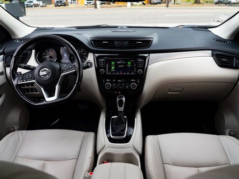 Used 2020 Nissan Rogue Sport SL w/ Premium Package image 8