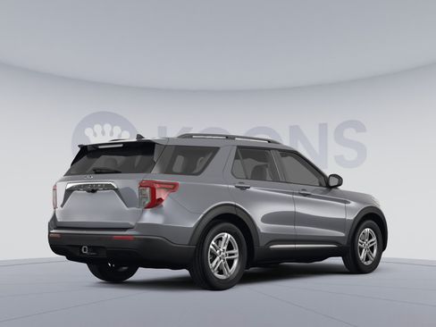 Used 2022 Ford Explorer XLT AWD/4WD image 4