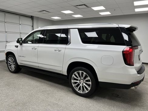 Used 2023 GMC Yukon XL Denali image 7