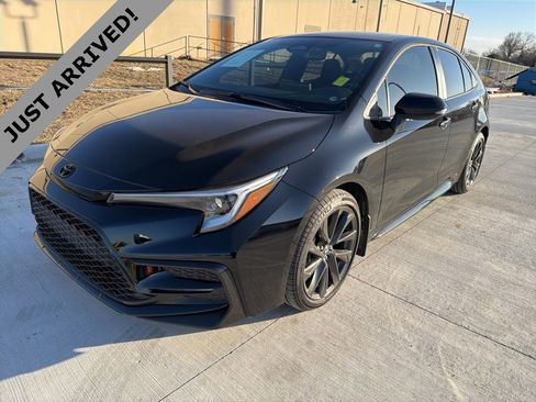 Used 2025 Toyota Corolla SE image 1