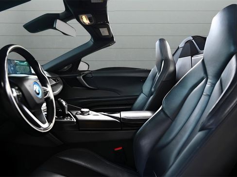 Used 2019 BMW i8 Roadster image 26