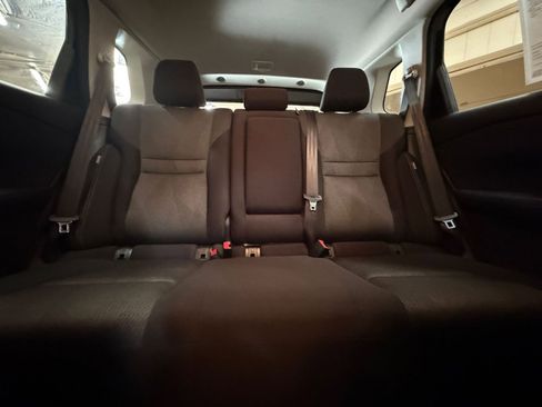 Used 2025 Nissan Rogue SV FWD image 40
