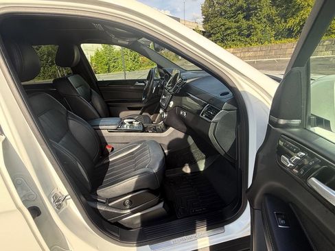 Used 2019 Mercedes-Benz GLS 450 4MATIC image 28