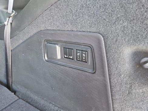 Used 2021 Cadillac Escalade Premium Luxury w/ Driver Assist Tech Package image 33