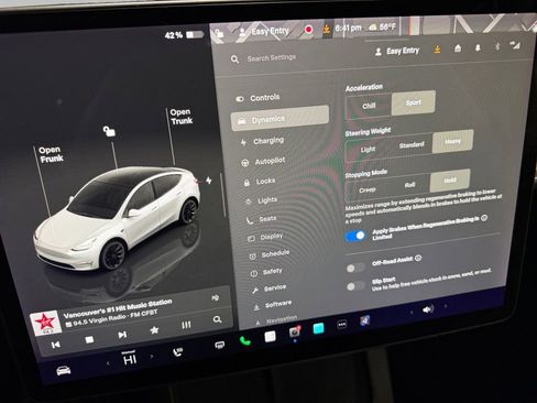 Used 2022 Tesla Model Y Long Range image 40