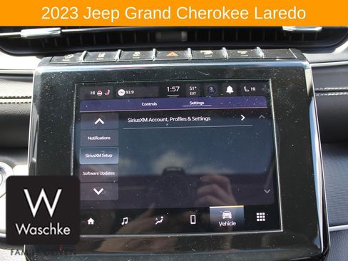 Used 2023 Jeep Grand Cherokee Laredo w/ Luxury Tech Group I AWD/4WD image 58