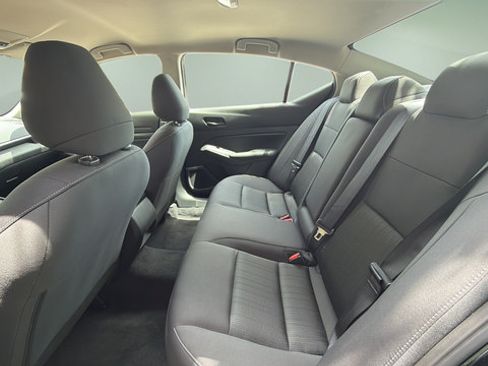 Certified 2025 Nissan Altima 2.5 S FWD image 11