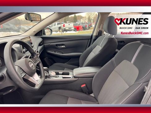 Used 2024 Nissan Sentra SV image 11