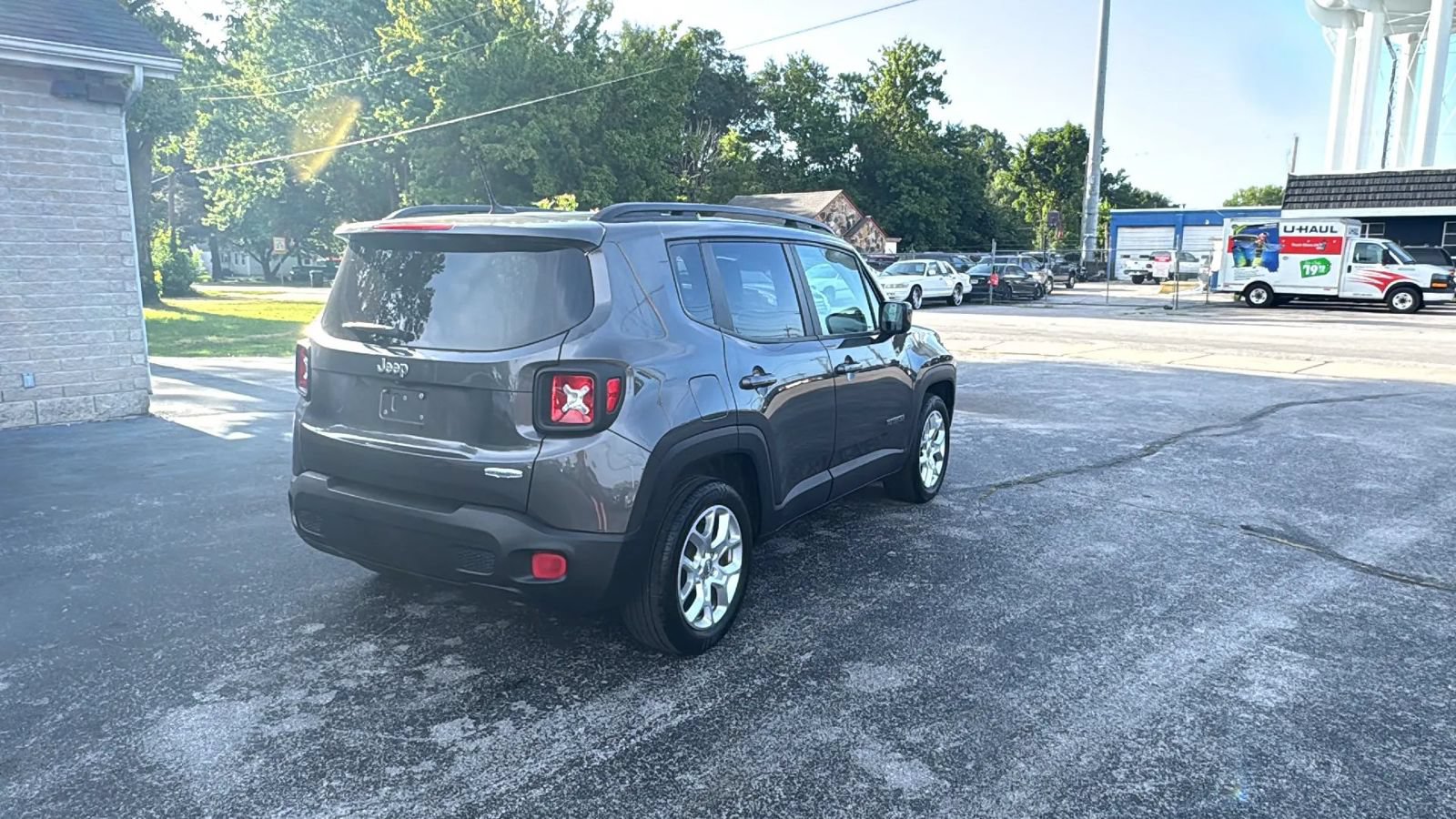Used 2017 Jeep Renegade Latitude FWD image 7