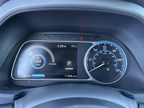 Certified 2024 Nissan Leaf S image 28