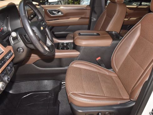Used 2021 Chevrolet Tahoe High Country w/ Premium Package RWD image 13