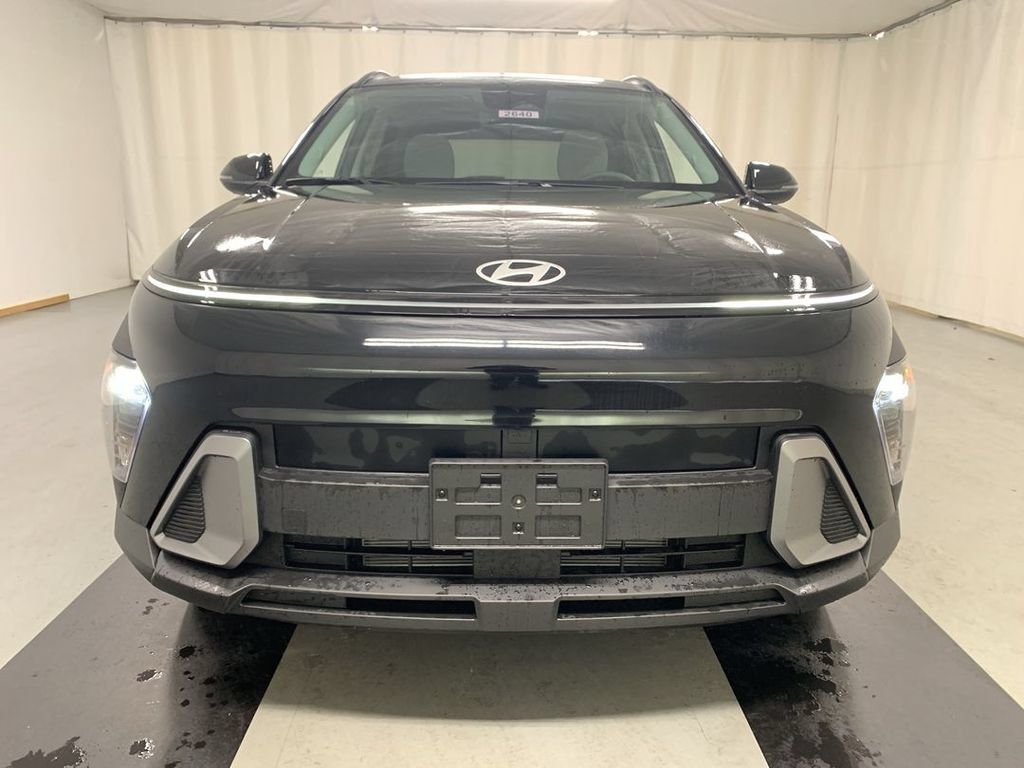 Used 2024 Hyundai Kona SEL w/ Convenience Package AWD/4WD image 3