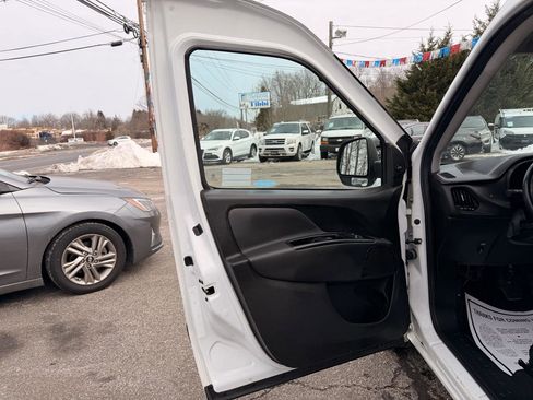 Used 2017 RAM ProMaster City Tradesman SLT w/ Rear Back-up Camera Group FWD image 10