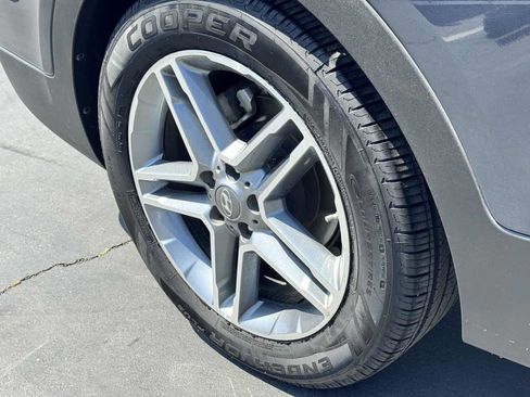 Used 2017 Hyundai Santa Fe Limited w/ Cargo Package FWD image 23
