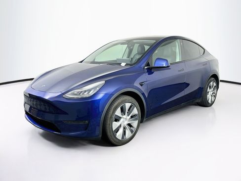 Used 2021 Tesla Model Y Long Range AWD/4WD image 3