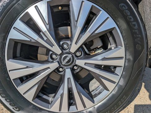 Certified 2023 Nissan Rogue SV image 7