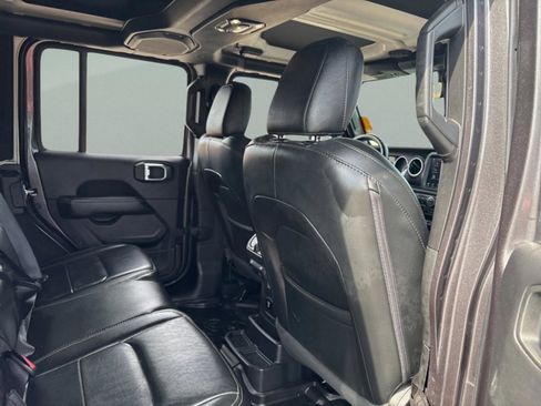 Used 2022 Jeep Wrangler Unlimited Sahara w/ LED Lighting Group image 26